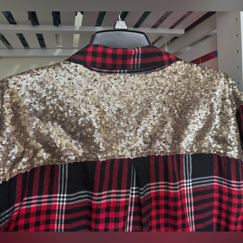 RED PLAID SEQUIN FLANNEL. JUNIOR PLUS LONG SLEEVE LIGHTWEIGHT SPARKLY SHIRT. NWT - Picture 6 of 16